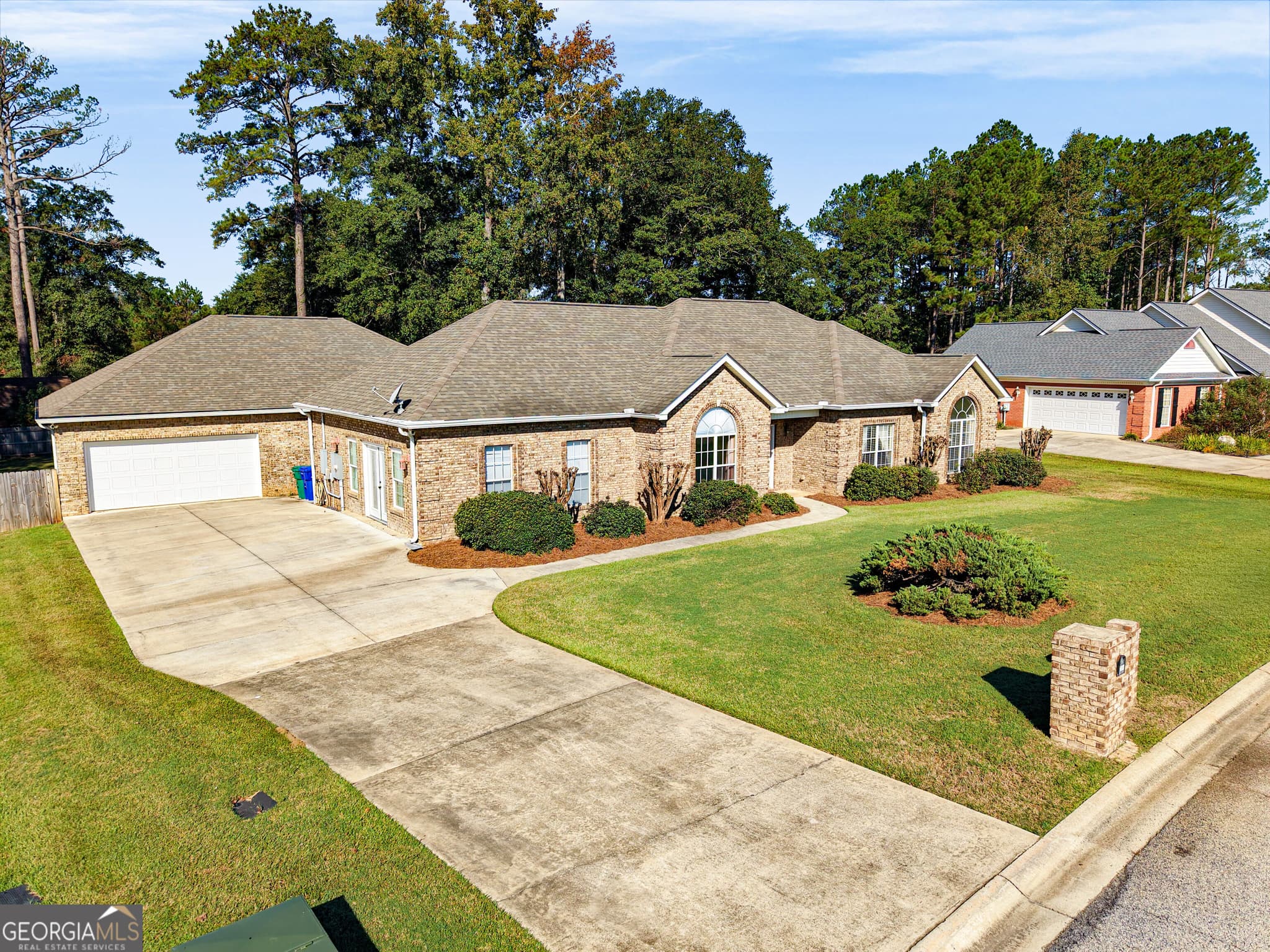 4 bedroom, 3 bathroom, 3,531 sq ft single family residence for sale at 204 Mitculler Court, Kathleen, GA 31047 — photo 2