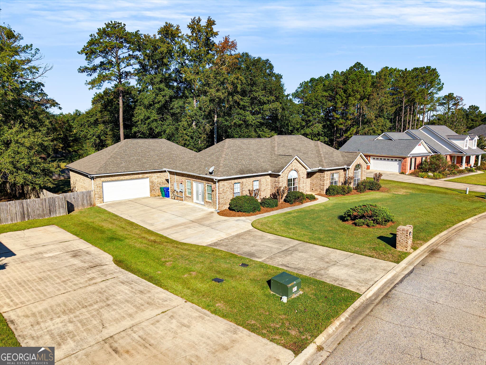 4 bedroom, 3 bathroom, 3,531 sq ft single family residence for sale at 204 Mitculler Court, Kathleen, GA 31047 — photo 3
