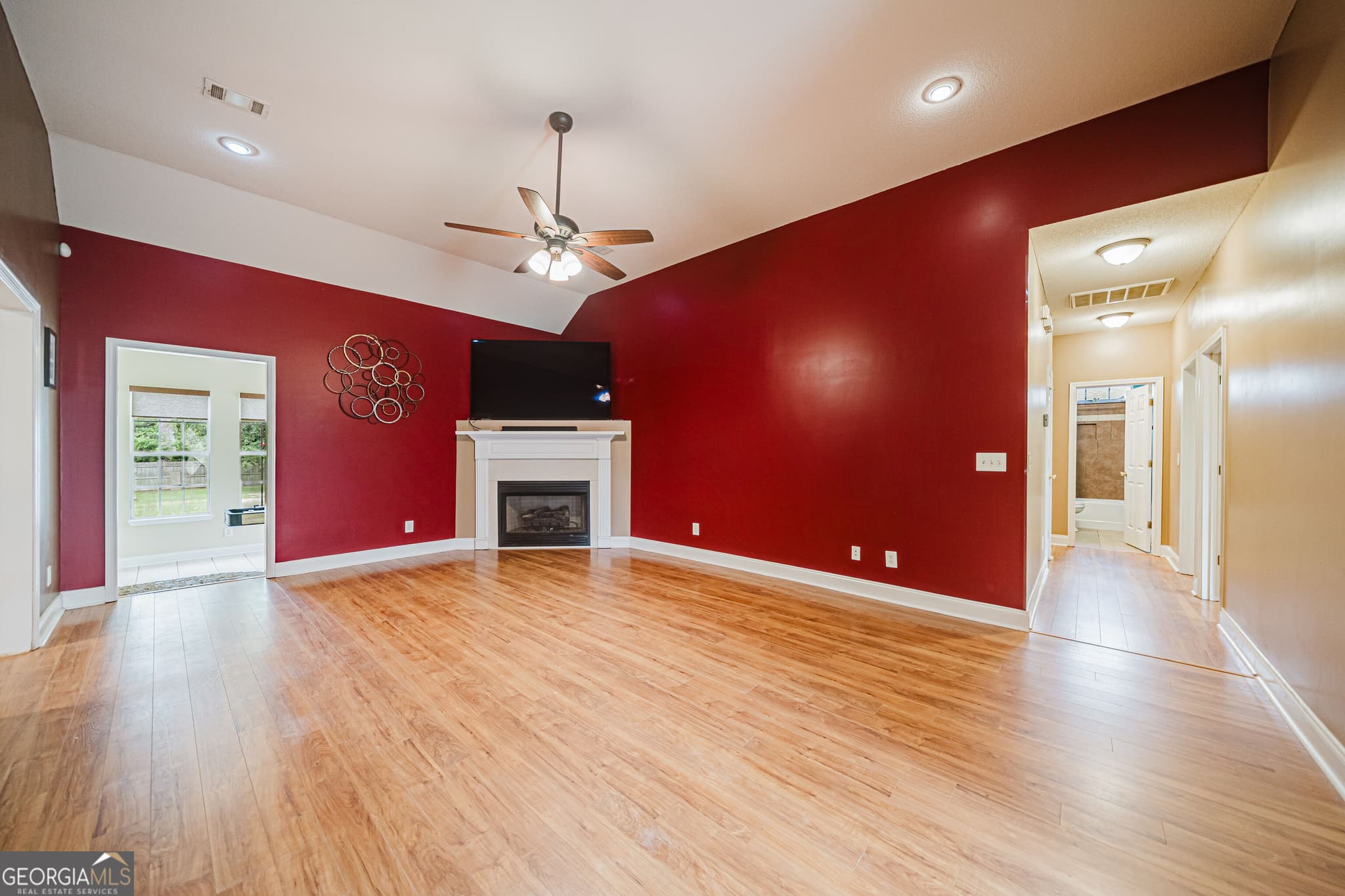 4 bedroom, 3 bathroom, 3,531 sq ft single family residence for sale at 204 Mitculler Court, Kathleen, GA 31047 — photo 5