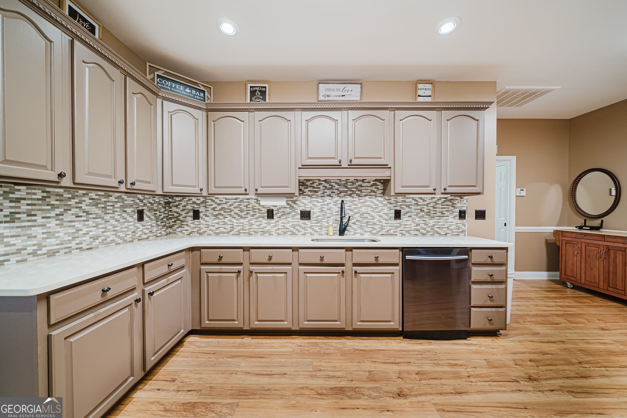 4 bedroom, 3 bathroom, 3,531 sq ft single family residence for sale at 204 Mitculler Court, Kathleen, GA 31047 — photo 8