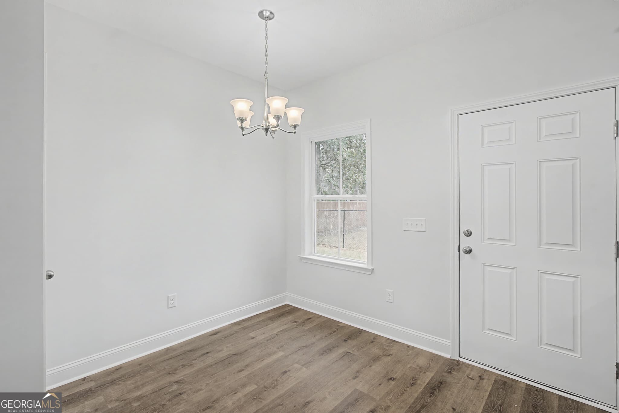 6 bedroom, 4 bathroom, 2,142 sq ft single family residence for sale at 205 Bagley Avenue, Hinesville, GA 31313 — photo 6