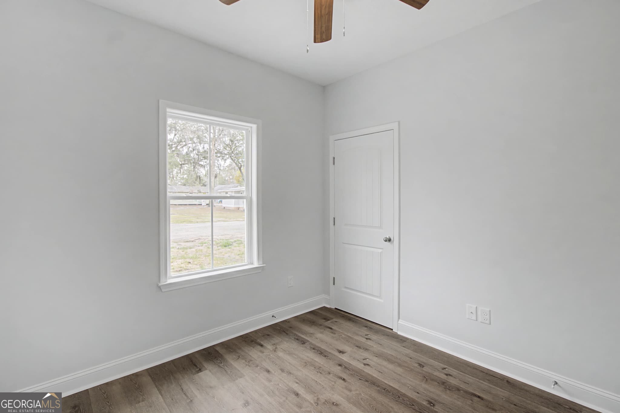 6 bedroom, 4 bathroom, 2,142 sq ft single family residence for sale at 205 Bagley Avenue, Hinesville, GA 31313 — photo 10