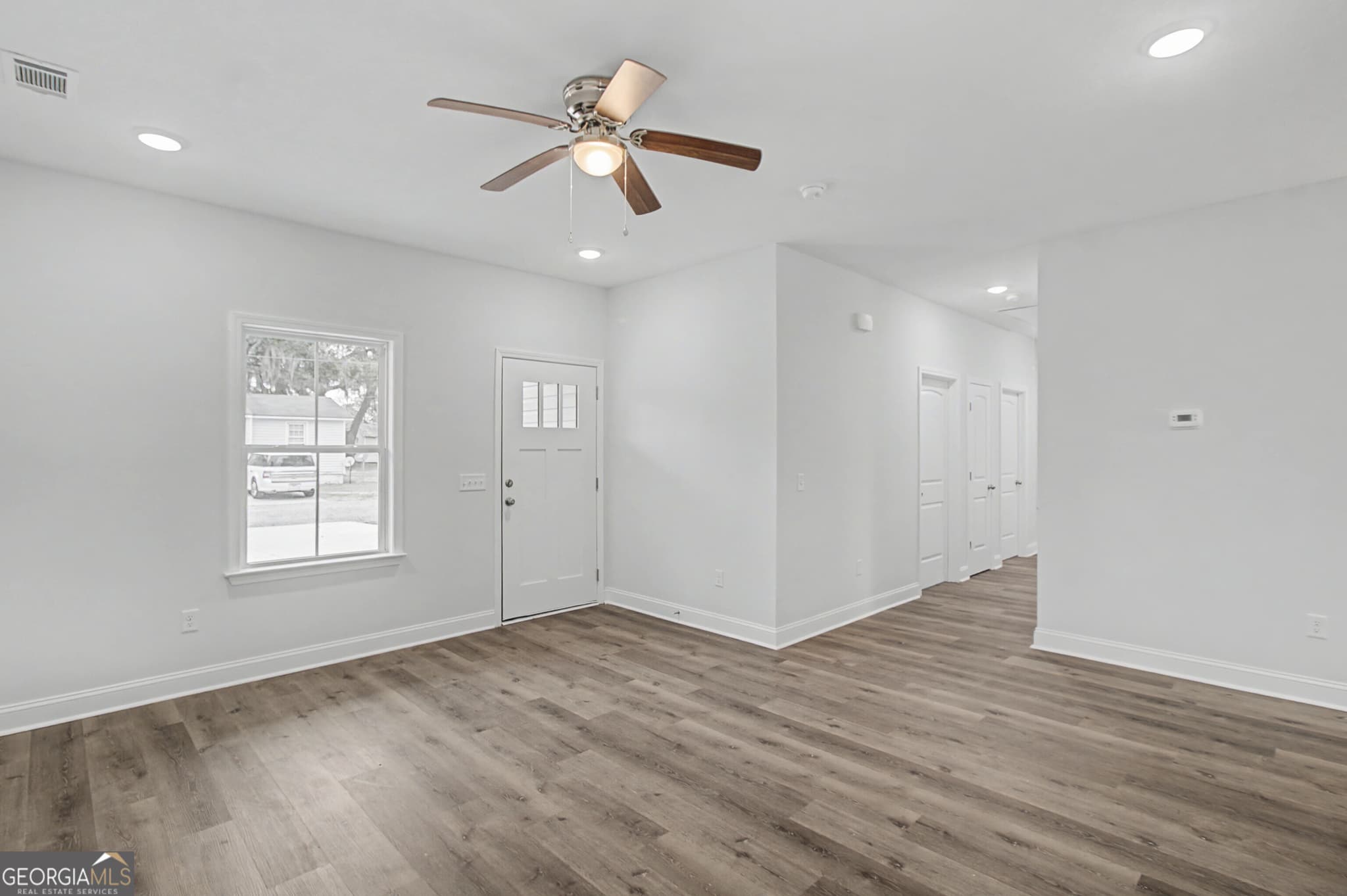 6 bedroom, 4 bathroom, 2,142 sq ft single family residence for sale at 205 Bagley Avenue, Hinesville, GA 31313 — photo 4