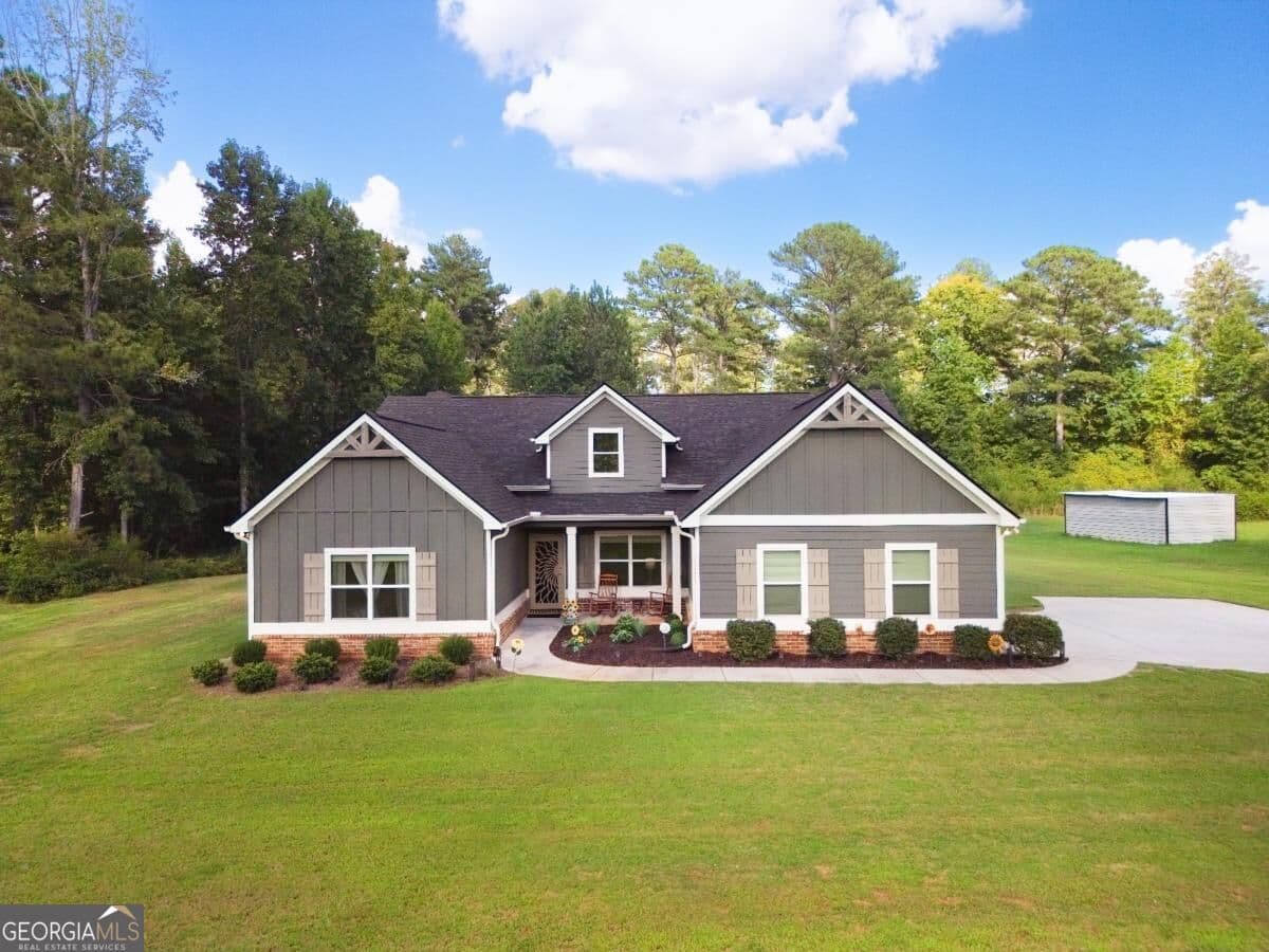 4 bedroom, 2 bathroom, 2,330 sq ft single family residence for sale at 2317 W Ellis Road, Griffin, GA 30223 — photo 2
