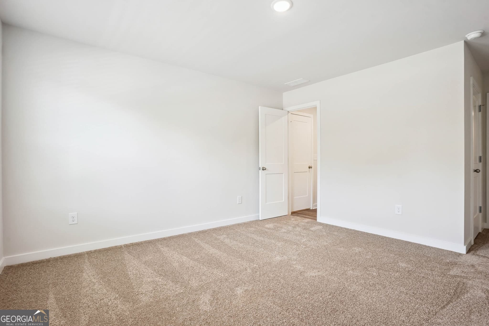 4 bedroom, 3 bathroom, 2,700 sq ft single family residence for sale at 439 ORWELL Drive, Social Circle, GA 30025 — photo 5