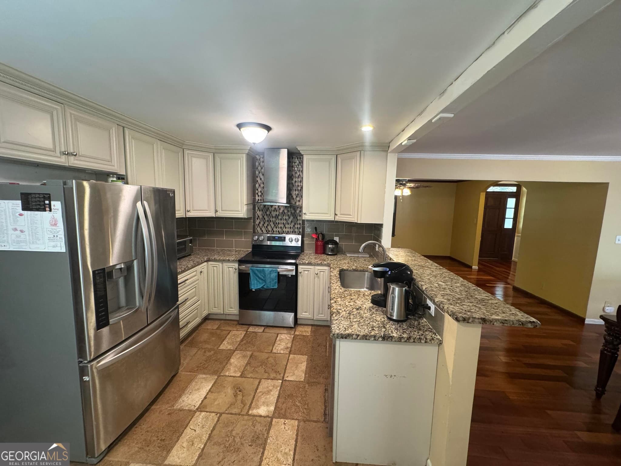 4 bedroom, 2 bathroom, 1,689 sq ft single family residence for sale at 201 Loraine Woods Drive, Macon, GA 31210 — photo 2