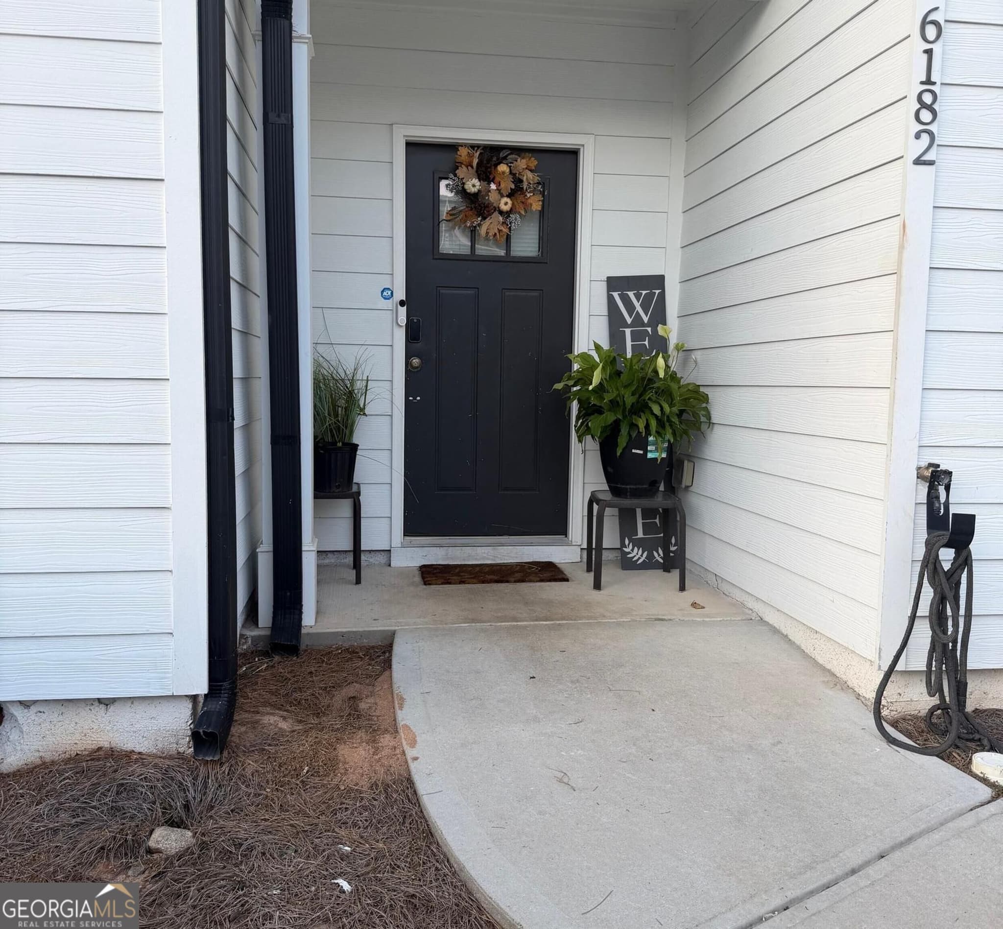 3 bedroom, 2.5 bathroom, 1,562 sq ft townhouse for sale at 6182 Redan Overlook, Lithonia, GA 30058