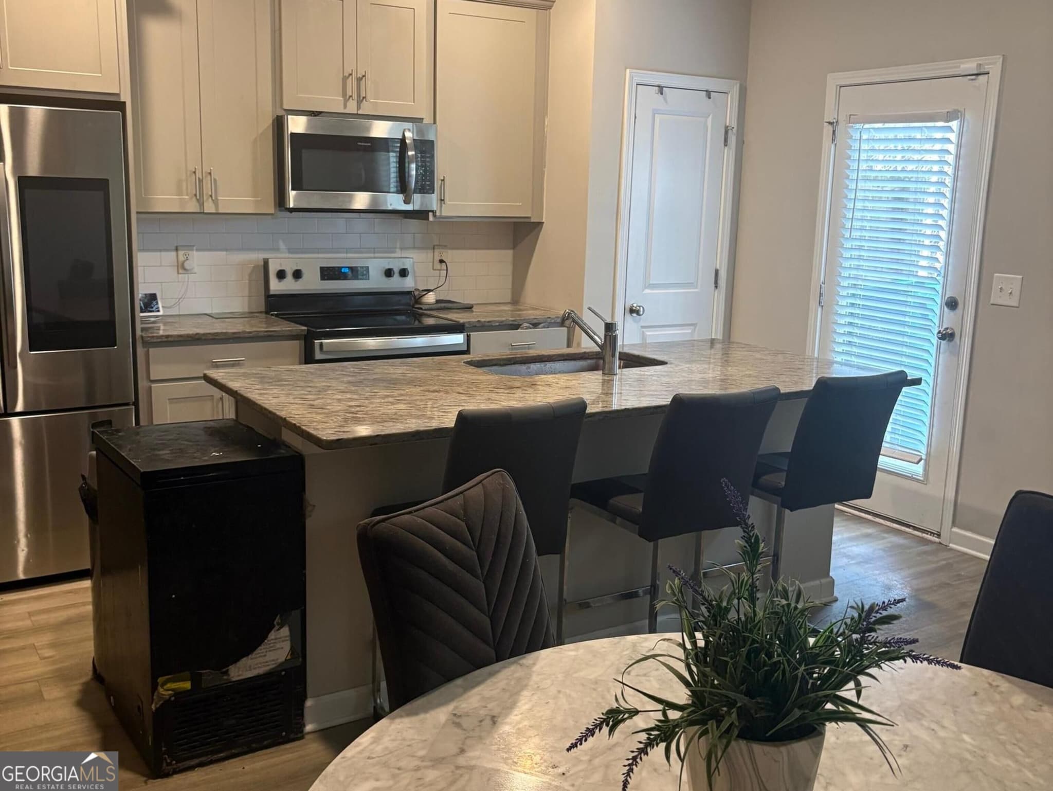 3 bedroom, 2.5 bathroom, 1,562 sq ft townhouse for sale at 6182 Redan Overlook, Lithonia, GA 30058 — photo 4