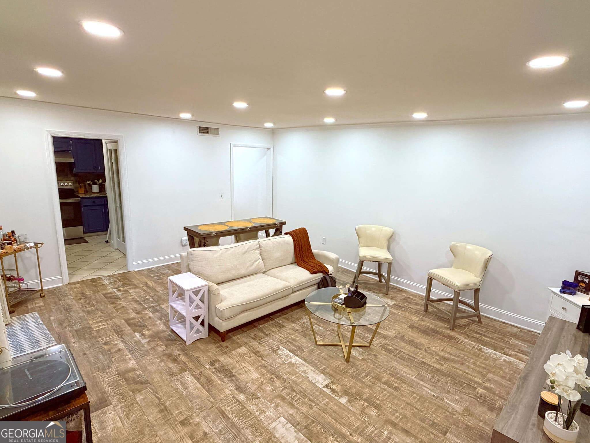 1 bedroom, 1 bathroom, 874 sq ft condominium for sale at 6500 Standing Boy Road UNIT #11, Columbus, GA 31904 — photo 4