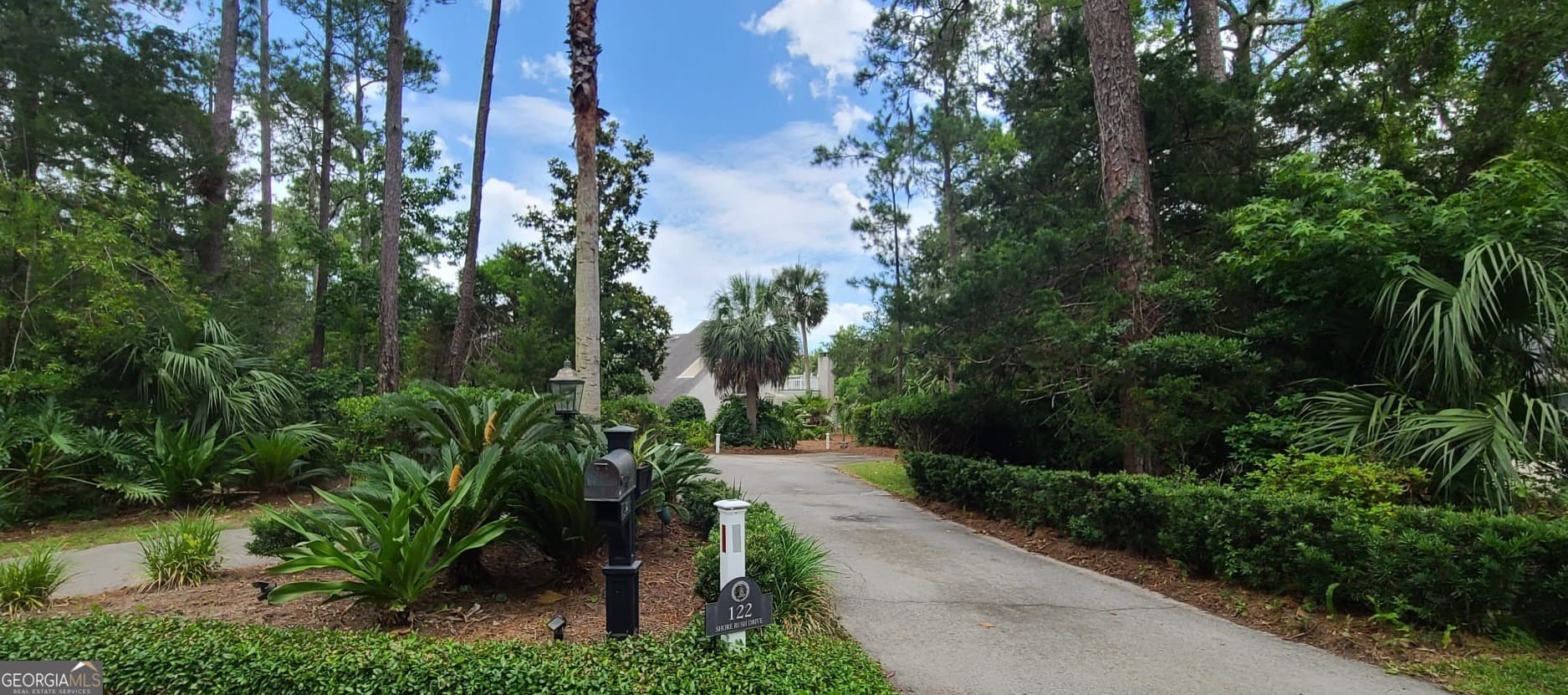 3 bedroom, 3 bathroom, 3,406 sq ft single family residence for sale at 122 Shore Rush Drive, St. Simons, GA 31522 — photo 2