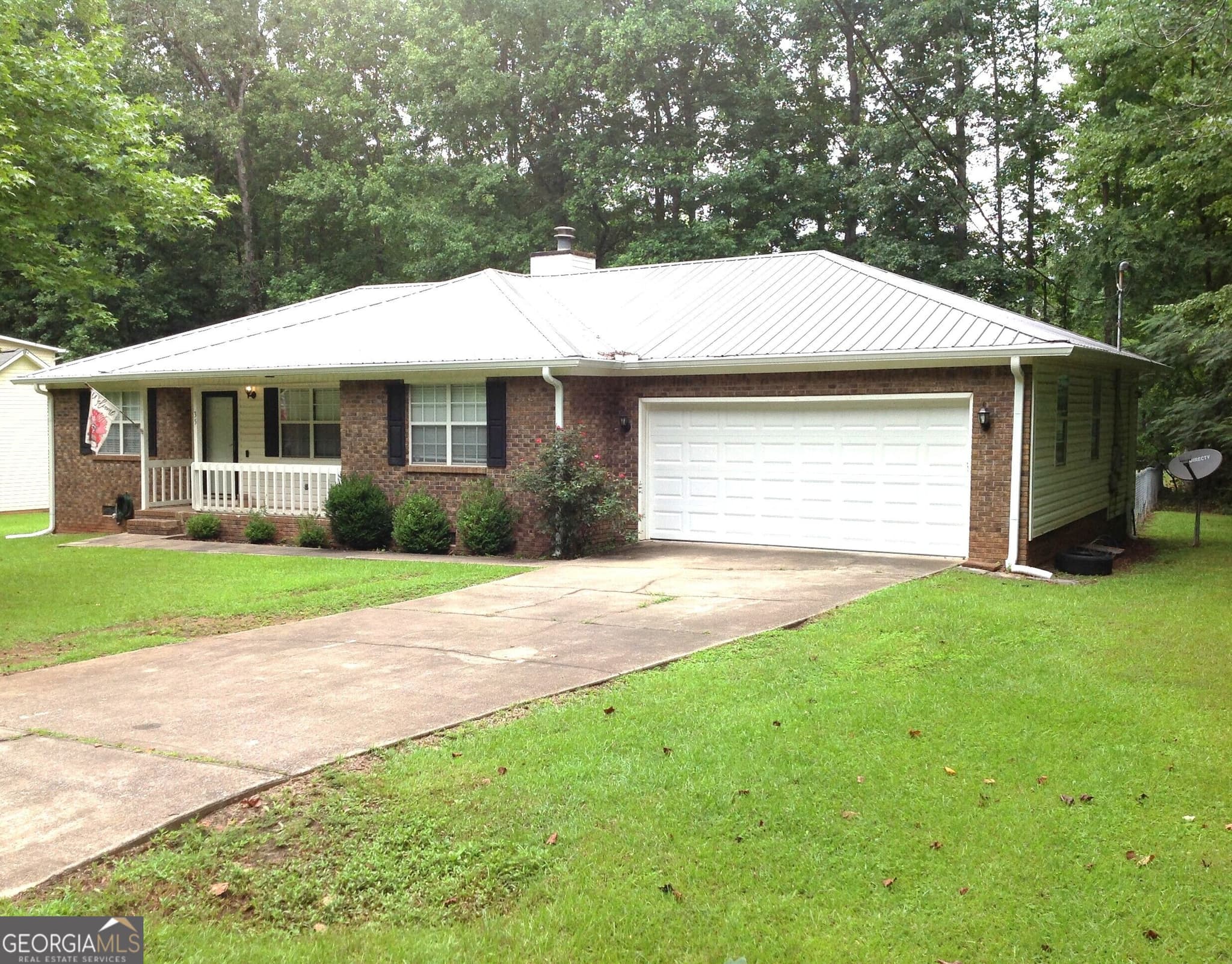 3 bedroom, 2 bathroom, 1,706 sq ft single family residence for sale at 35 Woodland Drive, Weaver, AL 36277 — photo 2