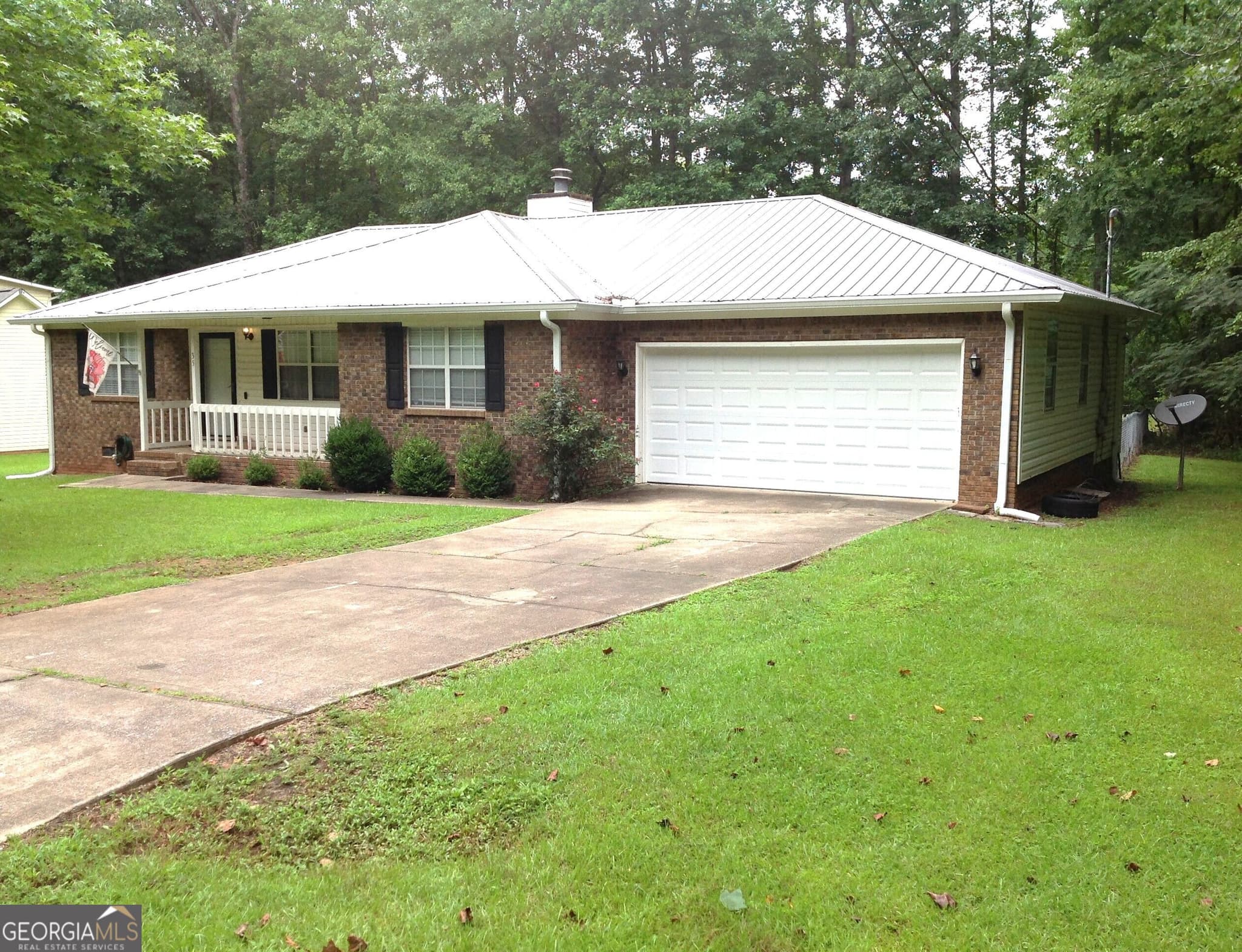 3 bedroom, 2 bathroom, 1,706 sq ft single family residence for sale at 35 Woodland Drive, Weaver, AL 36277 — photo 6