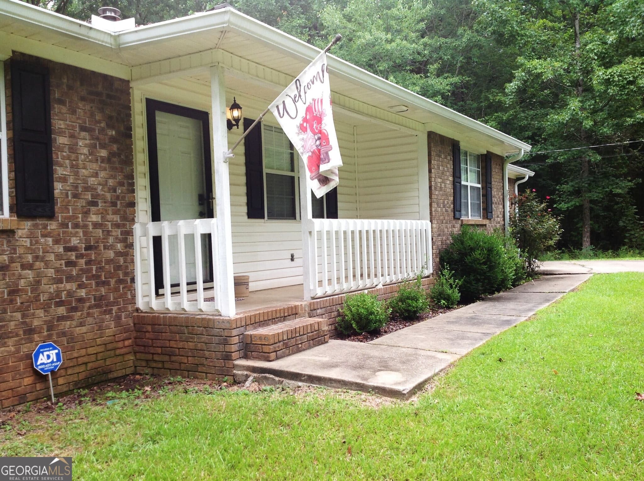 3 bedroom, 2 bathroom, 1,706 sq ft single family residence for sale at 35 Woodland Drive, Weaver, AL 36277 — photo 4