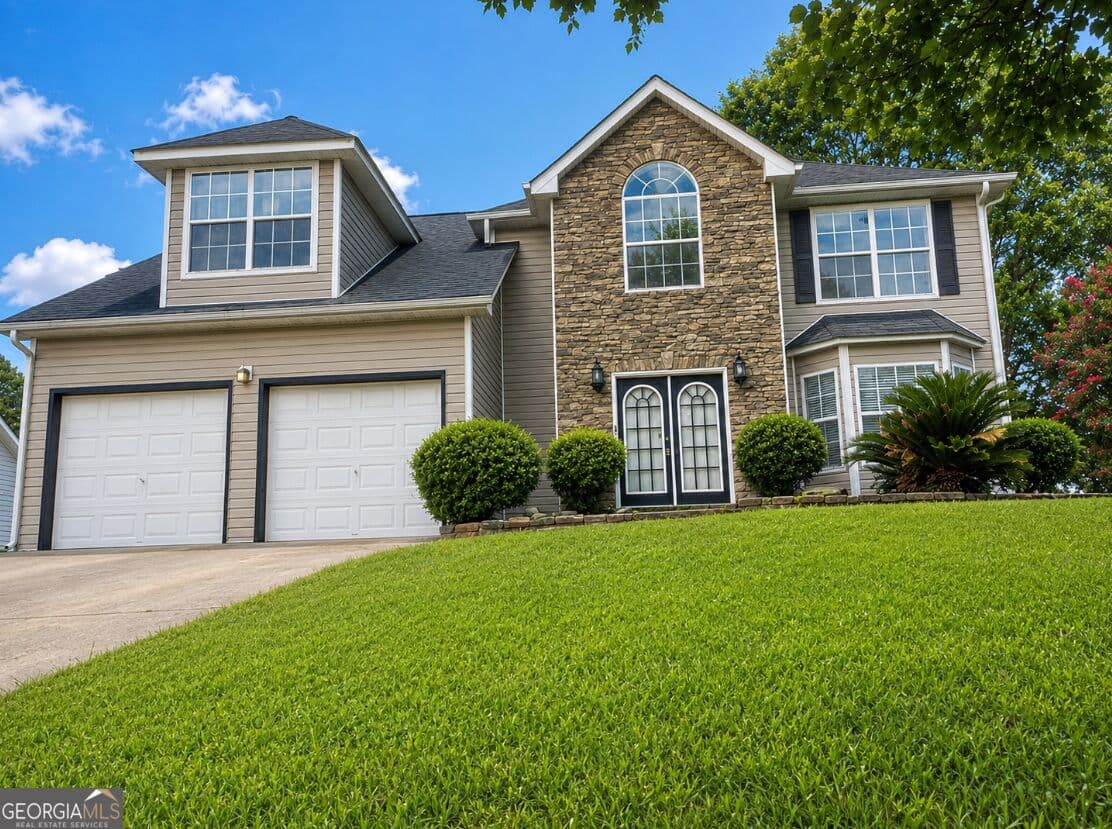 4 bedroom, 2.5 bathroom, 2,747 sq ft single family residence for sale at 35 Willow Oak Way, Covington, GA 30016 — photo 1 of 26