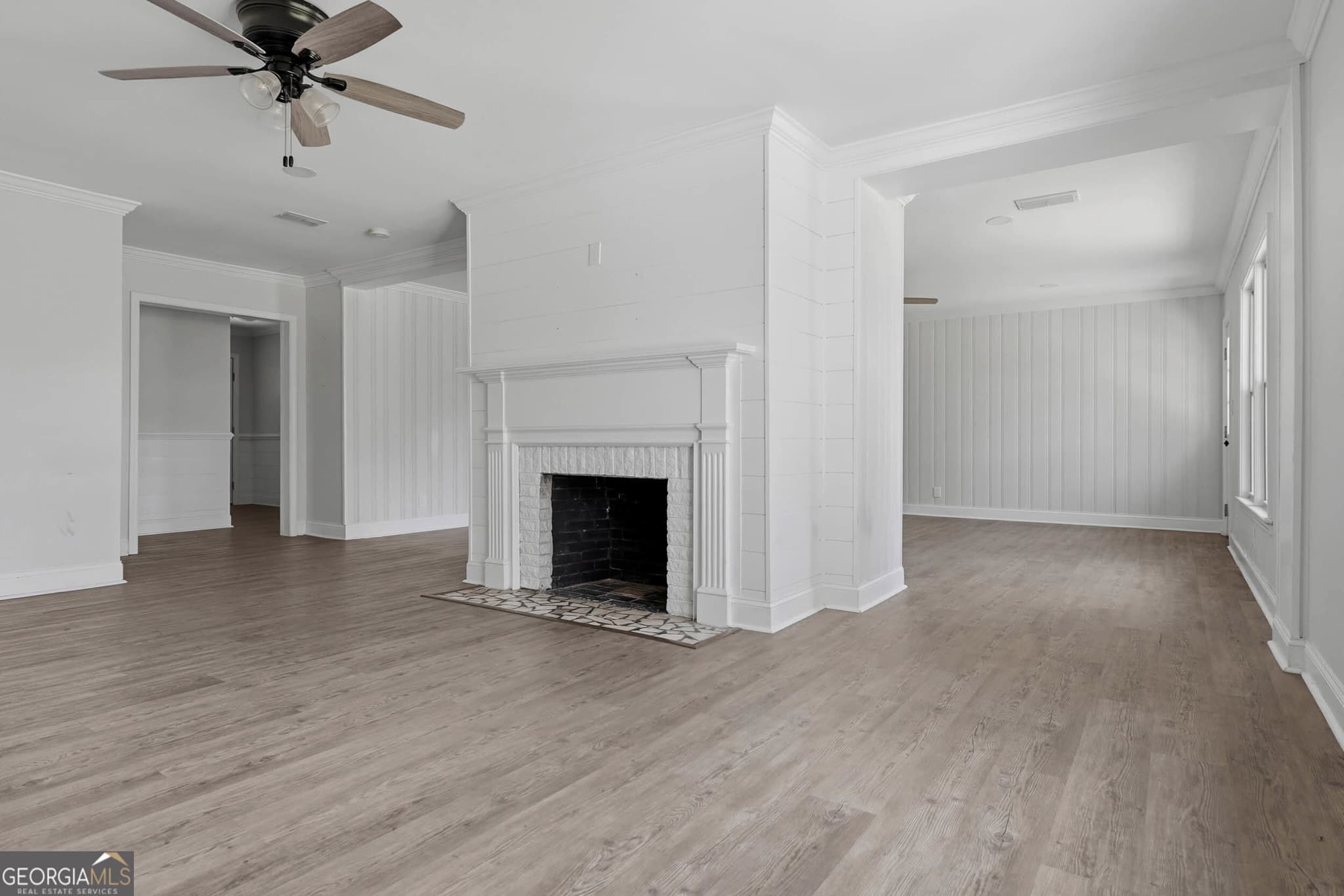 4 bedroom, 3 bathroom, 2,424 sq ft single family residence for sale at 1009 Summit Drive, Albany, GA 31707 — photo 9