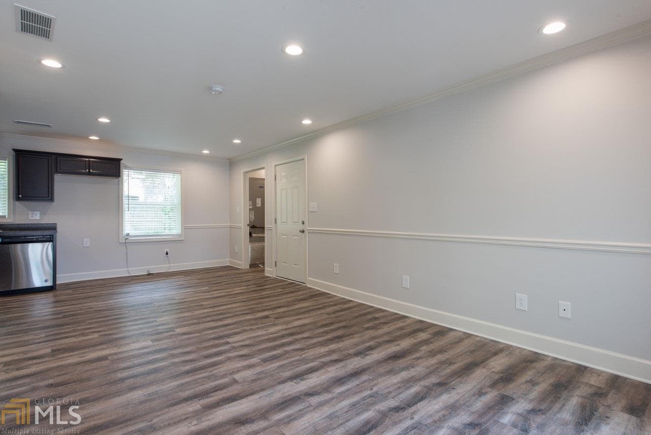 3 bedroom, 2 bathroom, 875 sq ft single family residence for rent at 455 Bolton Road, Atlanta, GA 30331 for $1,295 a month — photo 2