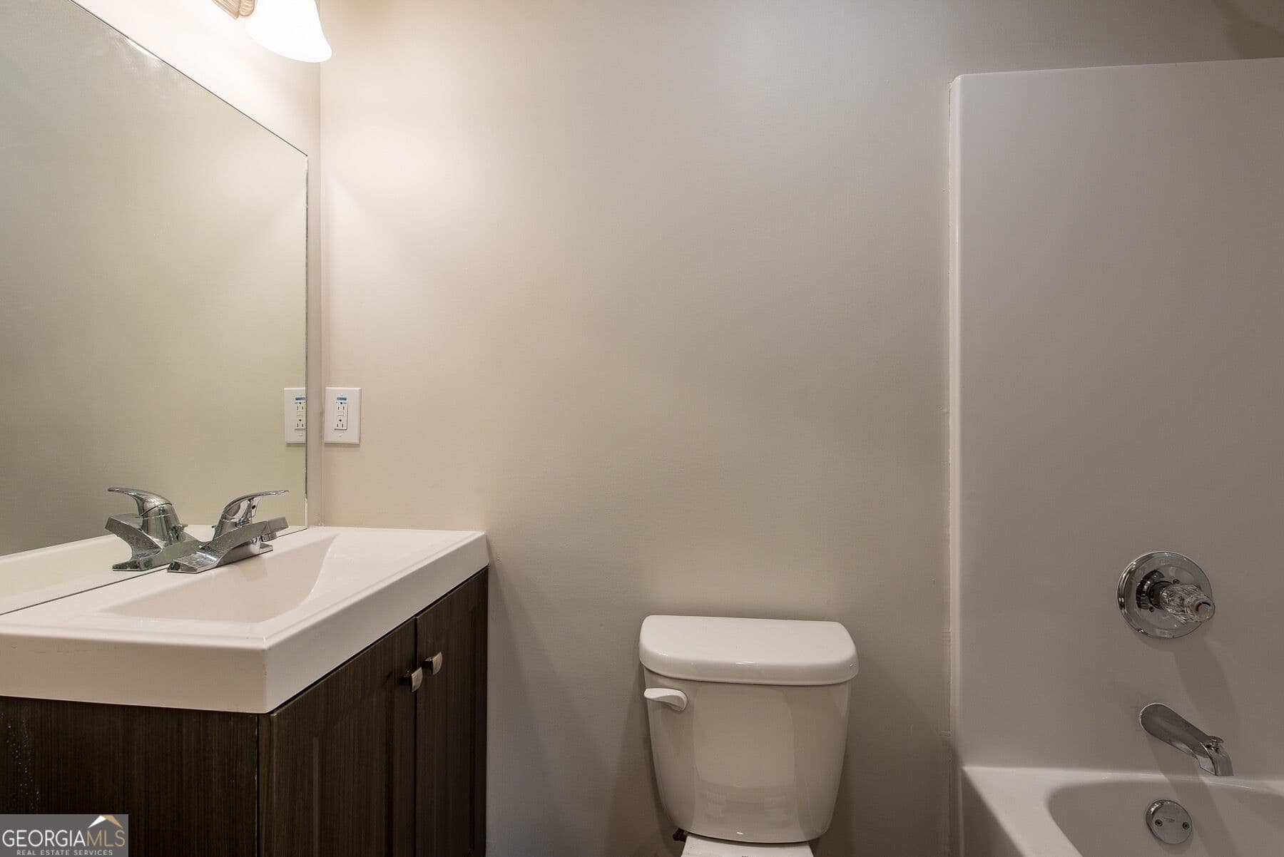 3 bedroom, 2 bathroom, 875 sq ft single family residence for rent at 455 Bolton Road, Atlanta, GA 30331 for $1,295 a month — photo 7