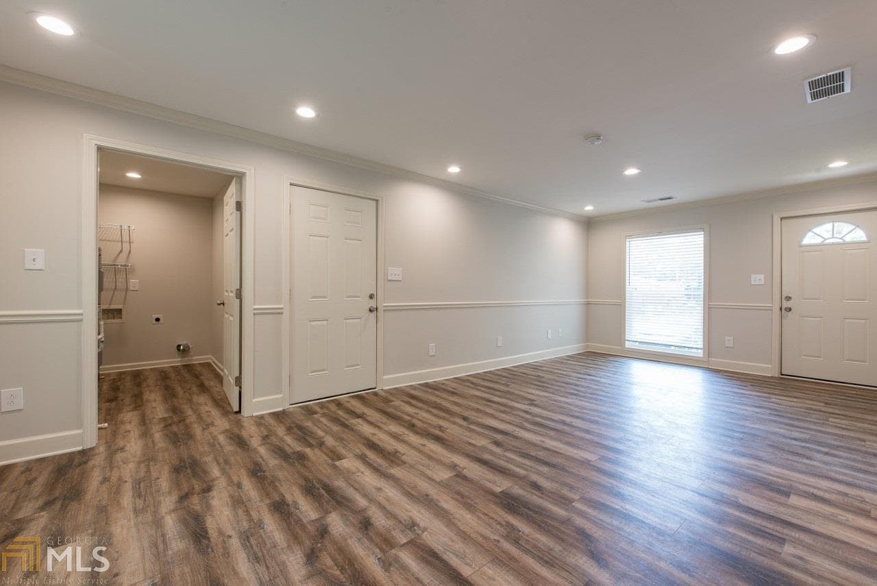 3 bedroom, 2 bathroom, 875 sq ft single family residence for rent at 455 Bolton Road, Atlanta, GA 30331 for $1,295 a month — photo 5