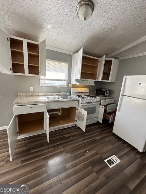 2 bedroom, 2 bathroom, 924 sq ft manufactured home,single family residence for sale at 334 Robin Lane # 334R, Mcdonough, GA 30253 — photo 6