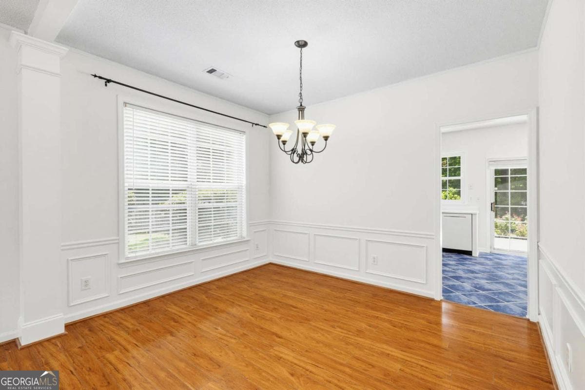3 bedroom, 2.5 bathroom, 1,998 sq ft single family residence for sale at 490 Chippenham Court, Johns Creek, GA 30005 — photo 9