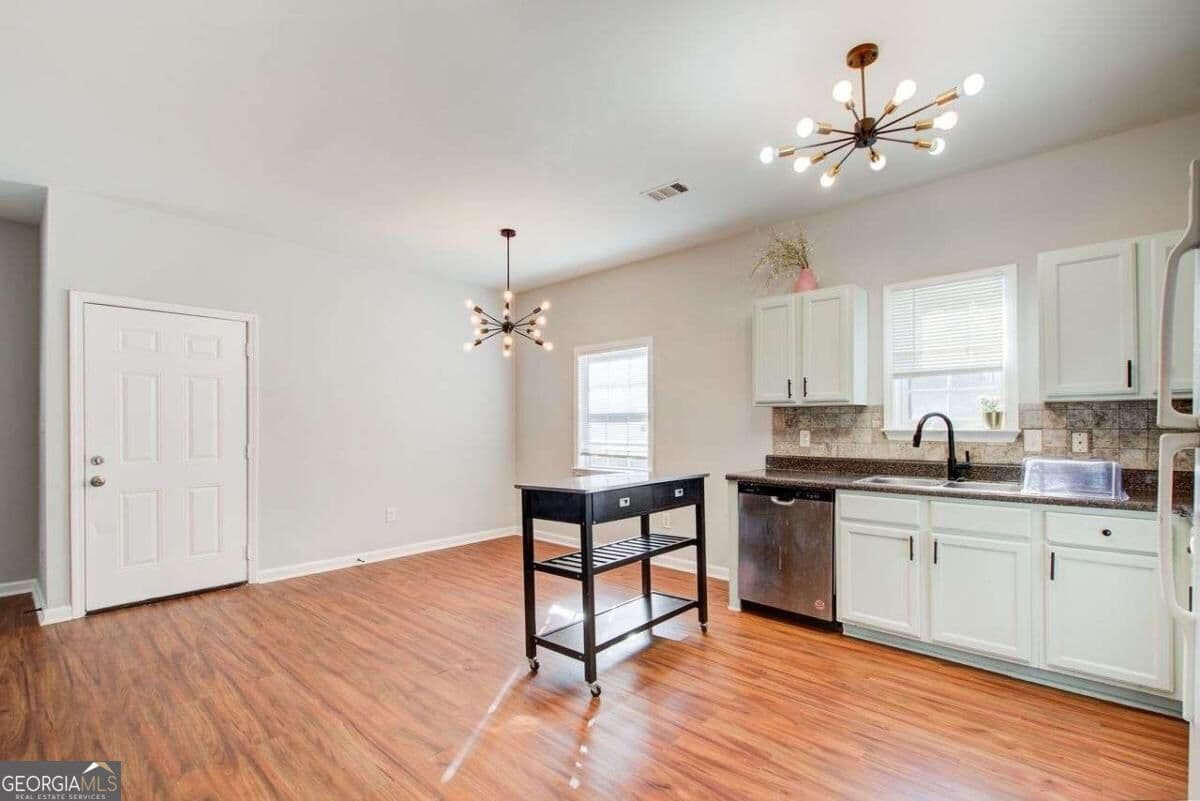 3 bedroom, 2 bathroom, 2,470 sq ft duplex for rent at 2835 3rd Avenue B UPPER, Atlanta, GA 30315 for $1,600 a month — photo 6