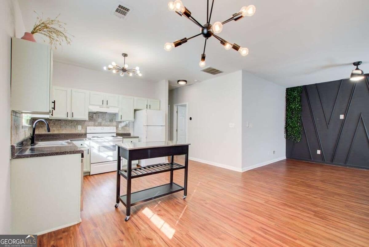 3 bedroom, 2 bathroom, 2,470 sq ft duplex for rent at 2835 3rd Avenue B UPPER, Atlanta, GA 30315 for $1,600 a month — photo 7