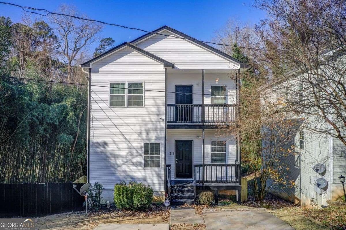 3 bedroom, 2 bathroom, 2,470 sq ft duplex for rent at 2835 3rd Avenue B UPPER, Atlanta, GA 30315 for $1,600 a month — photo 1 of 33