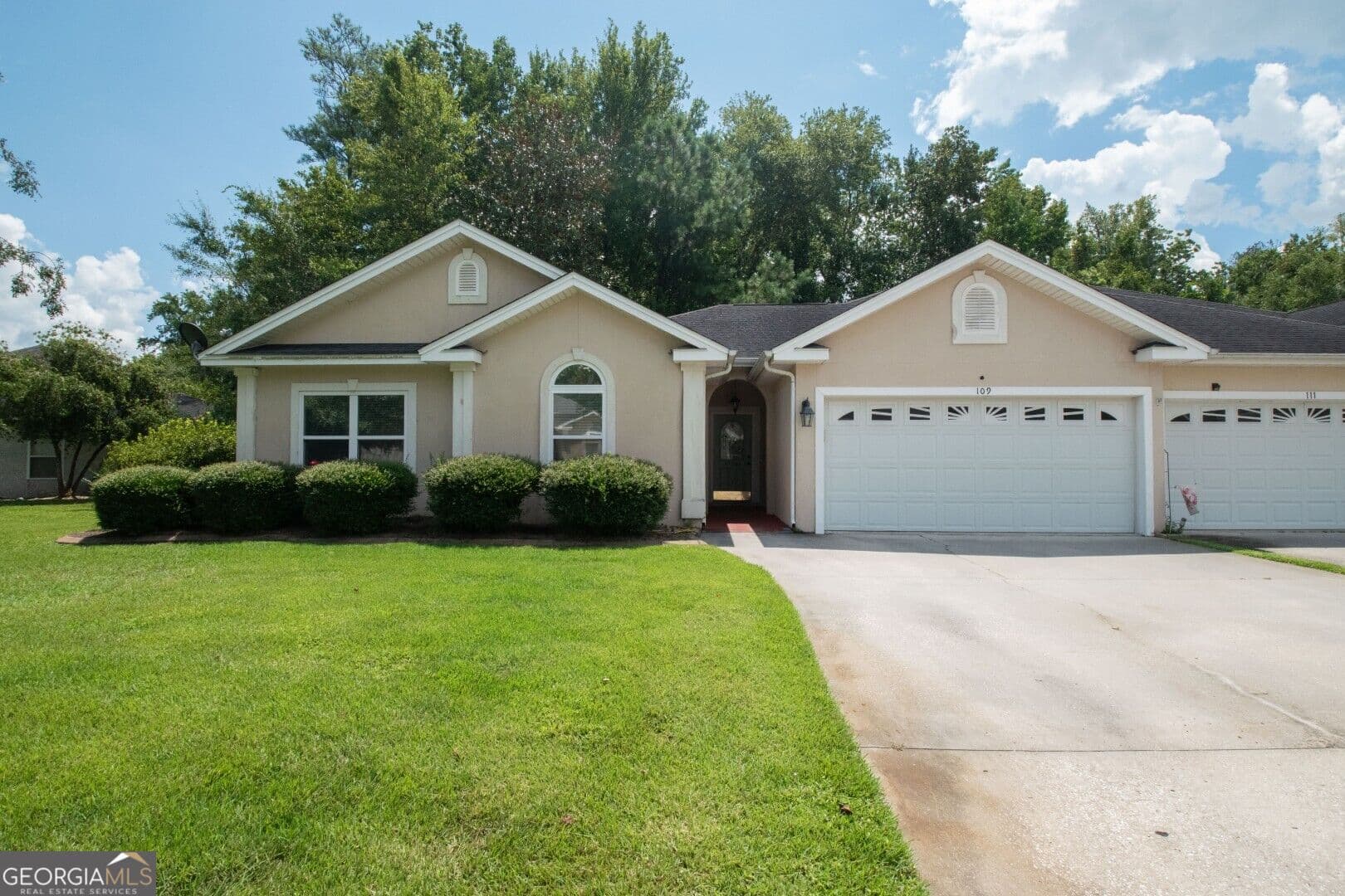 3 bedroom, 2 bathroom, 1,567 sq ft duplex for rent at 109 Kathryne Bailey Dr, Kingsland, GA 31522 for $1,800 a month — photo 1 of 40