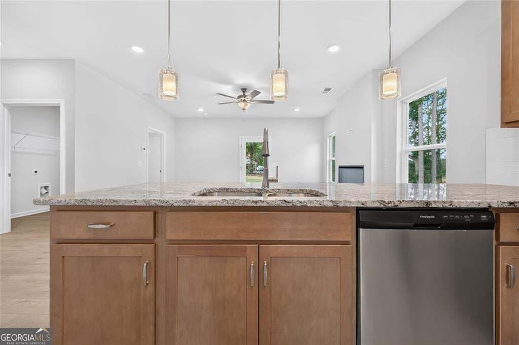 3 bedroom, 2.5 bathroom, 2,231 sq ft single family residence for sale at 7784 Sandpiper Drive, Douglasville, GA 30134 — photo 8