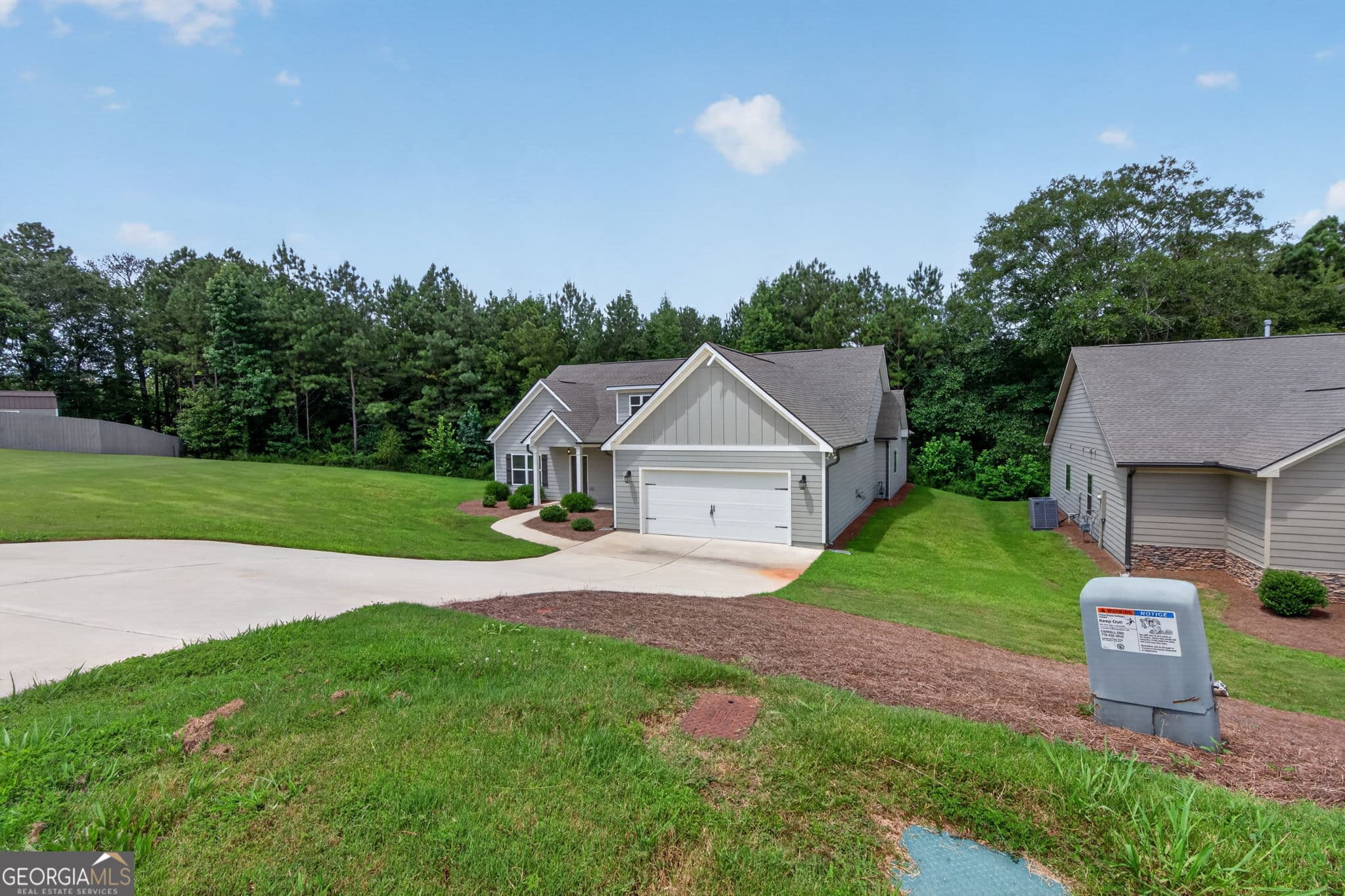 3 bedroom, 2.5 bathroom, 2,250 sq ft single family residence for sale at 137 Holtz Drive, Carrollton, GA 30117 — photo 2