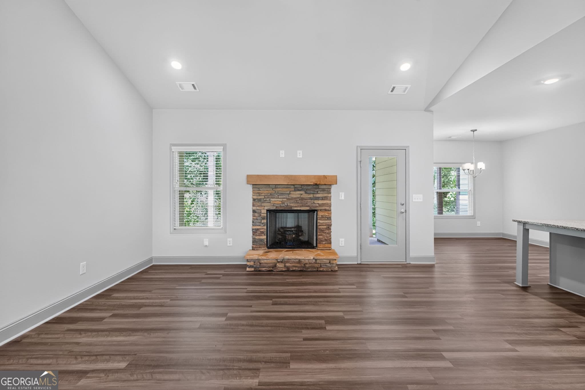 3 bedroom, 2.5 bathroom, 2,250 sq ft single family residence for sale at 137 Holtz Drive, Carrollton, GA 30117 — photo 7