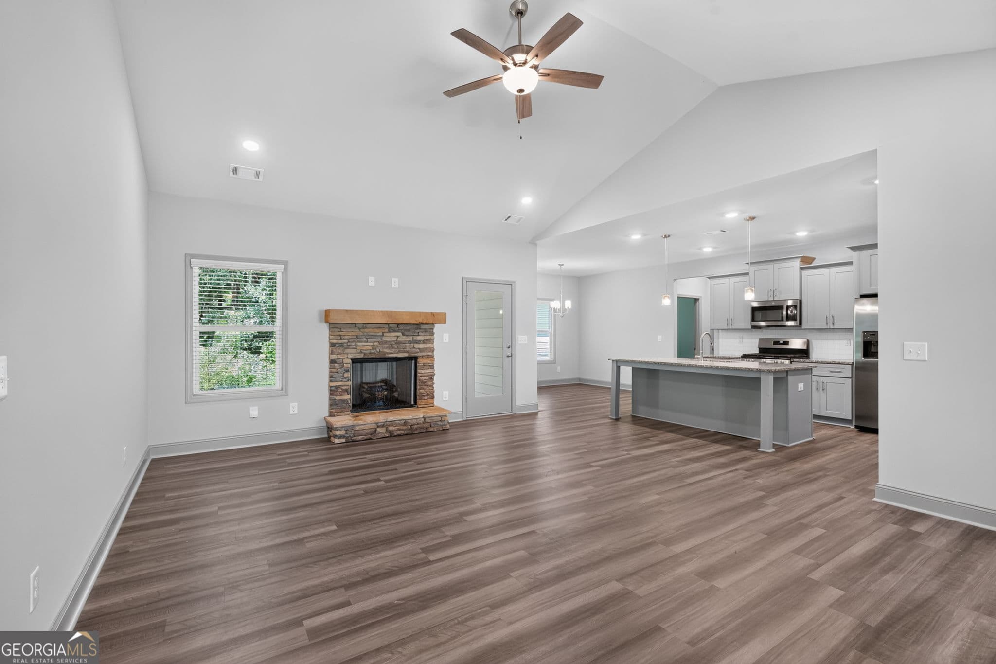 3 bedroom, 2.5 bathroom, 2,250 sq ft single family residence for sale at 137 Holtz Drive, Carrollton, GA 30117 — photo 8