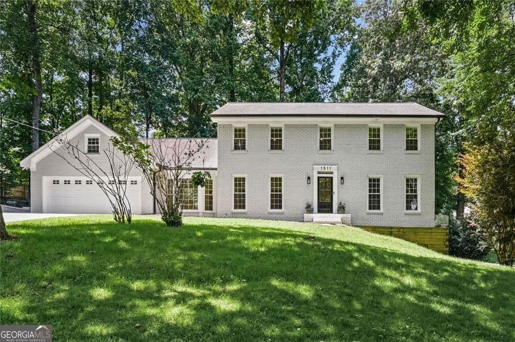 5 bedroom, 3.5 bathroom, 3,987 sq ft single family residence sold at 1511 Summerset Drive, Dunwoody, GA 30338