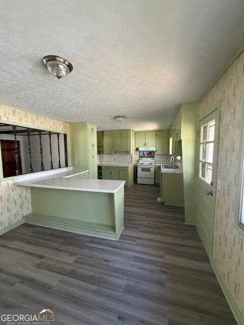 3 bedroom, 2 bathroom, 1,558 sq ft single family residence for rent at 867 Sandhill Hulett Rd, Villa Rica, GA 30180 for $2,000 a month — photo 3