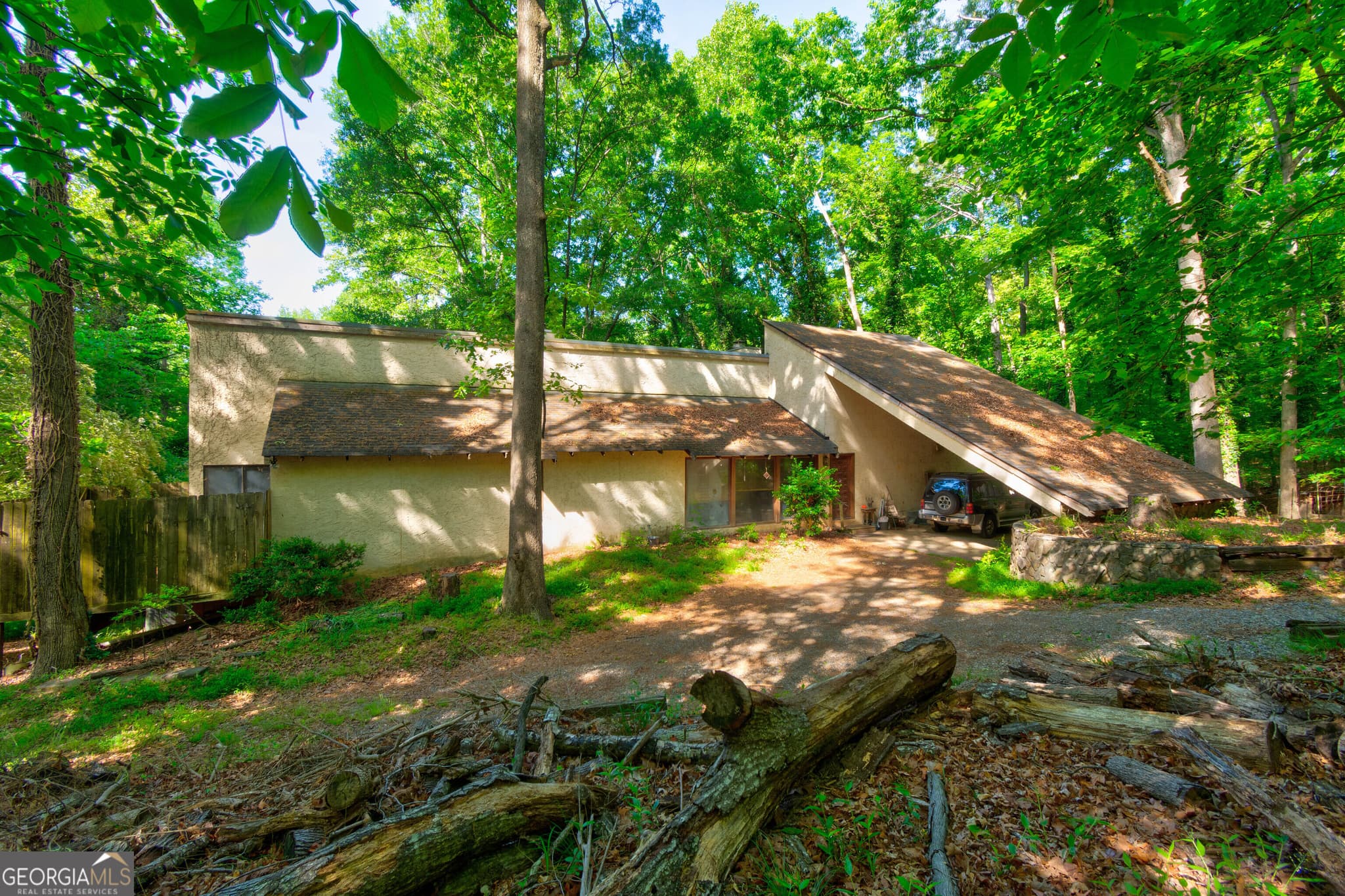3 bedroom, 1 bathroom, 1,812 sq ft single family residence for sale at 1265 Summit Road, Milton, GA 30004 — photo 1 of 11