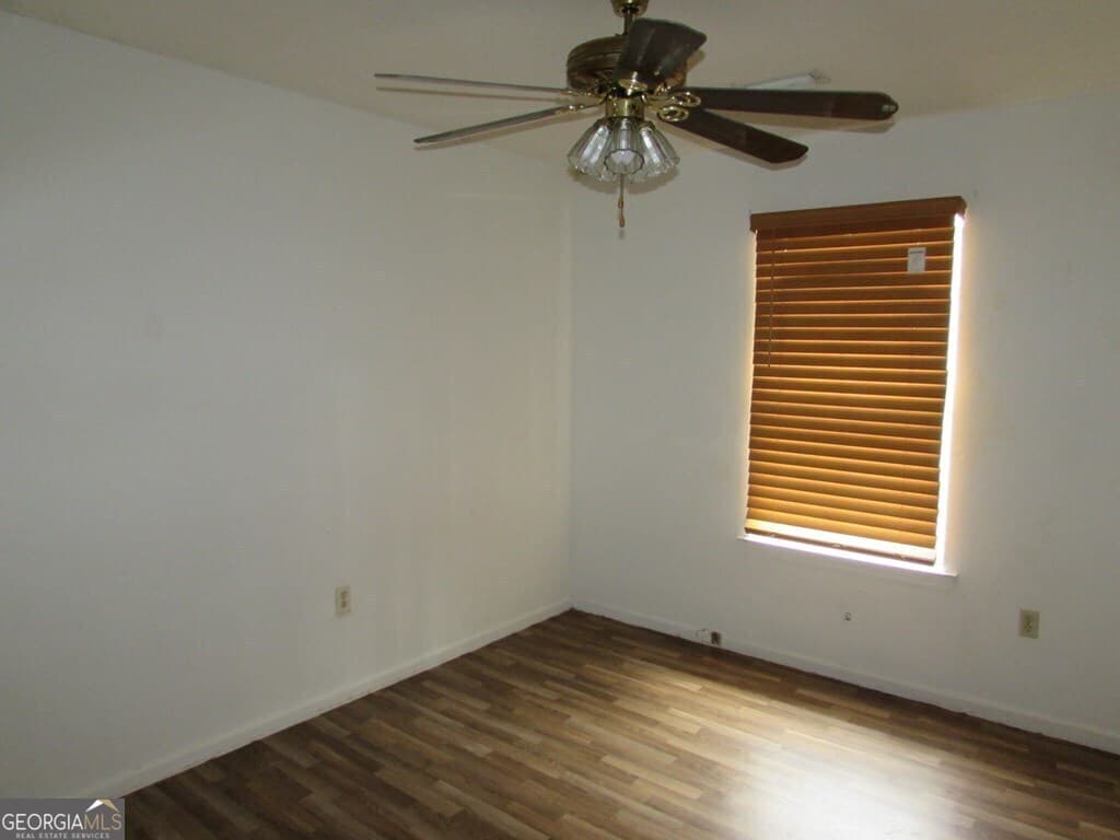 4 bedroom, 2 bathroom, 1,565 sq ft single family residence for sale at 1827 Tarver Drive, Blakely, GA 39823 — photo 5