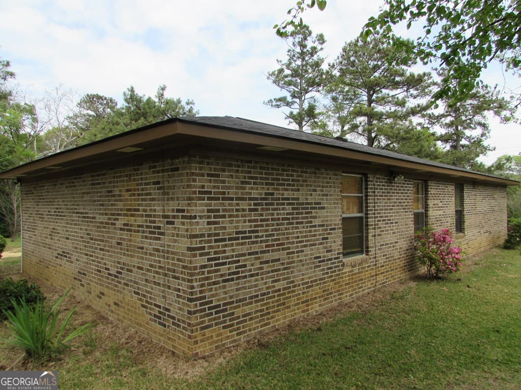 4 bedroom, 2 bathroom, 1,565 sq ft single family residence for sale at 1827 Tarver Drive, Blakely, GA 39823 — photo 10