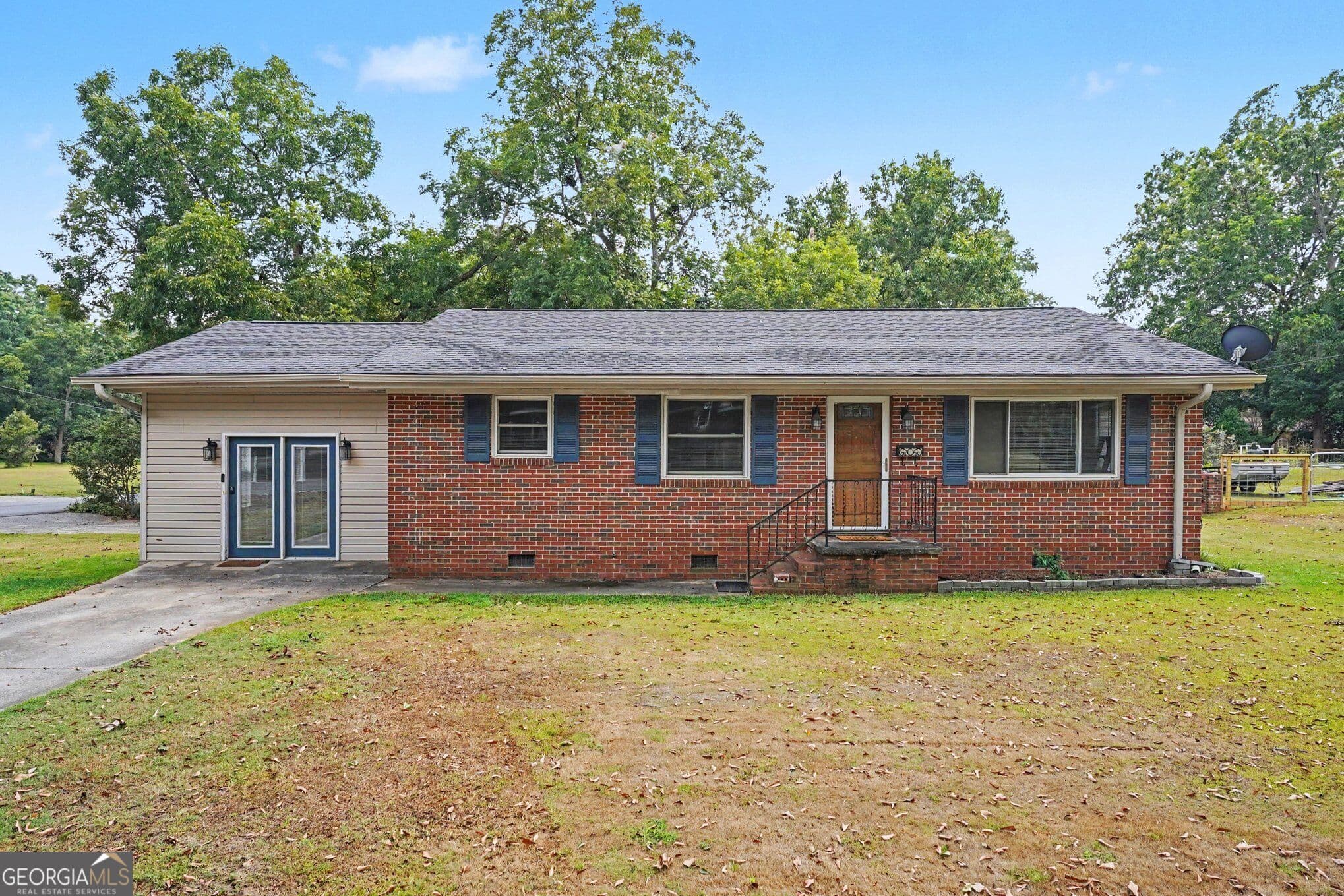 4 bedroom, 1 bathroom, 1,550 sq ft single family residence for sale at 415 Taylor Street, Barnesville, GA 30204 — photo 2