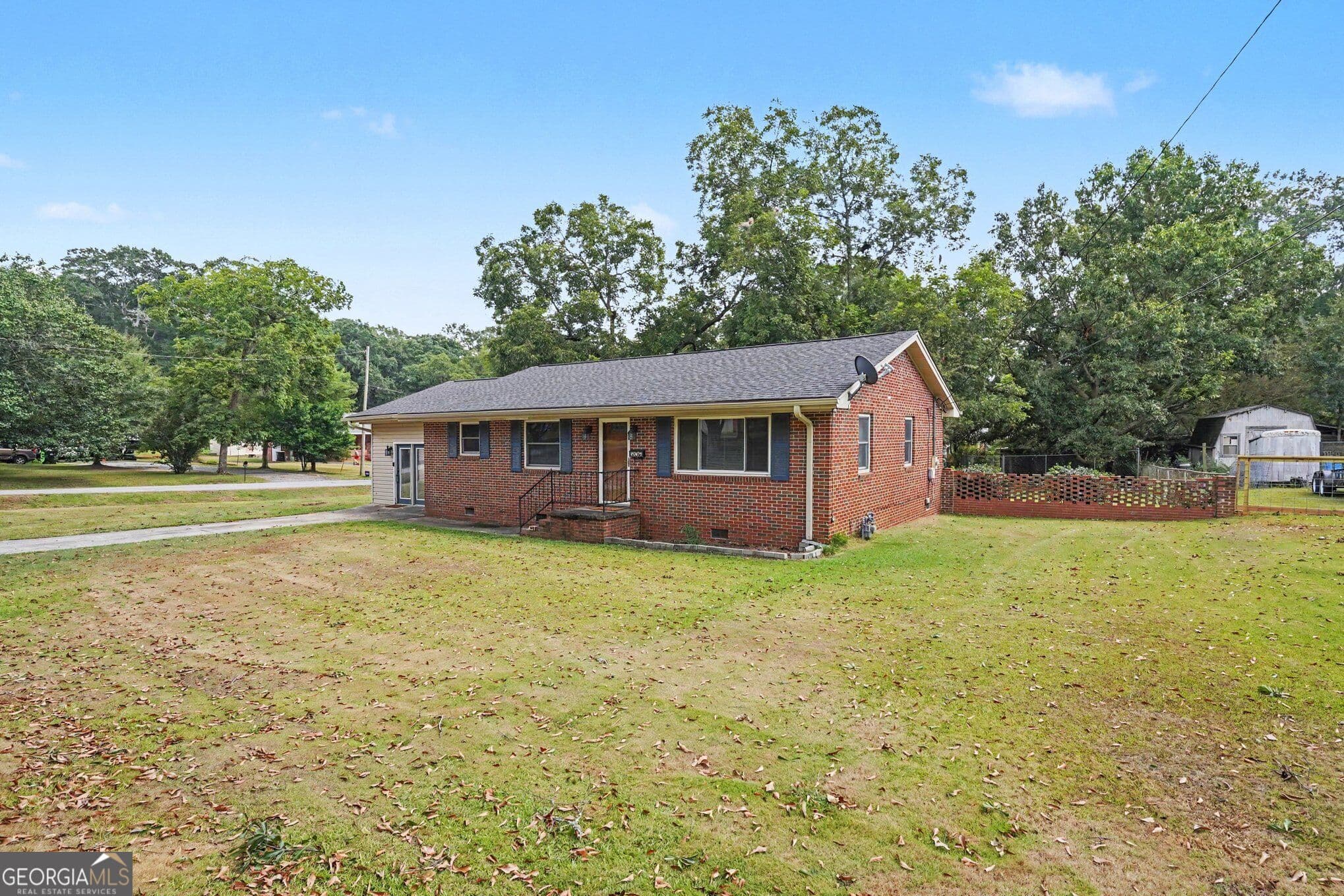 4 bedroom, 1 bathroom, 1,550 sq ft single family residence for sale at 415 Taylor Street, Barnesville, GA 30204 — photo 3