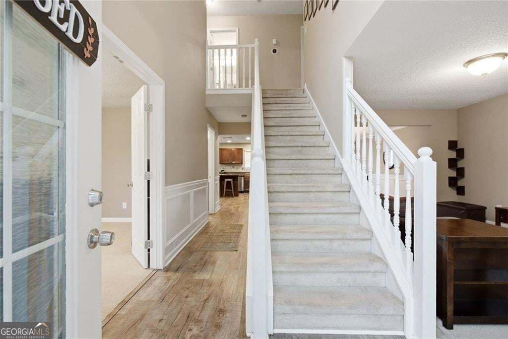 5 bedroom, 3 bathroom, 3,490 sq ft single family residence for sale at 5503 Mudlark Circle, Powder Springs, GA 30127 — photo 2