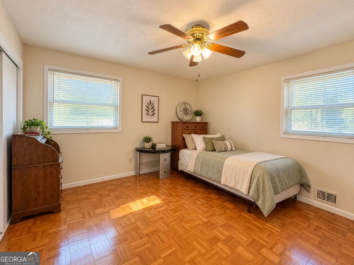 4 bedroom, 2 bathroom, 1,953 sq ft single family residence for sale at 4025 Seven Hills Trail, Stone Mountain, GA 30083 — photo 8