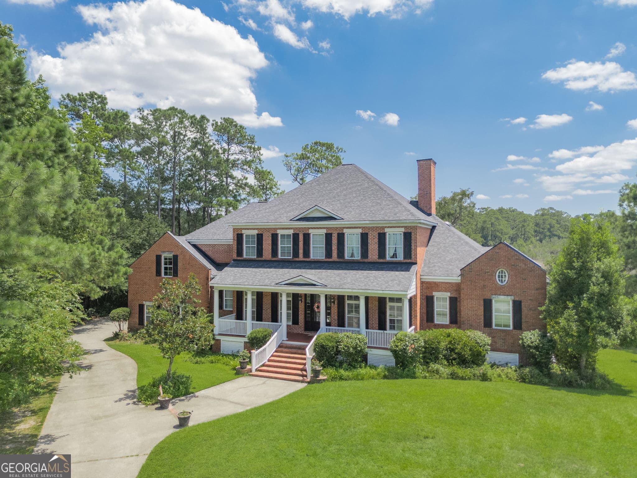 4 bedroom, 4.5 bathroom, 5,306 sq ft single family residence for sale at 1 Cedar View Drive, Savannah, GA 31410 — photo 3