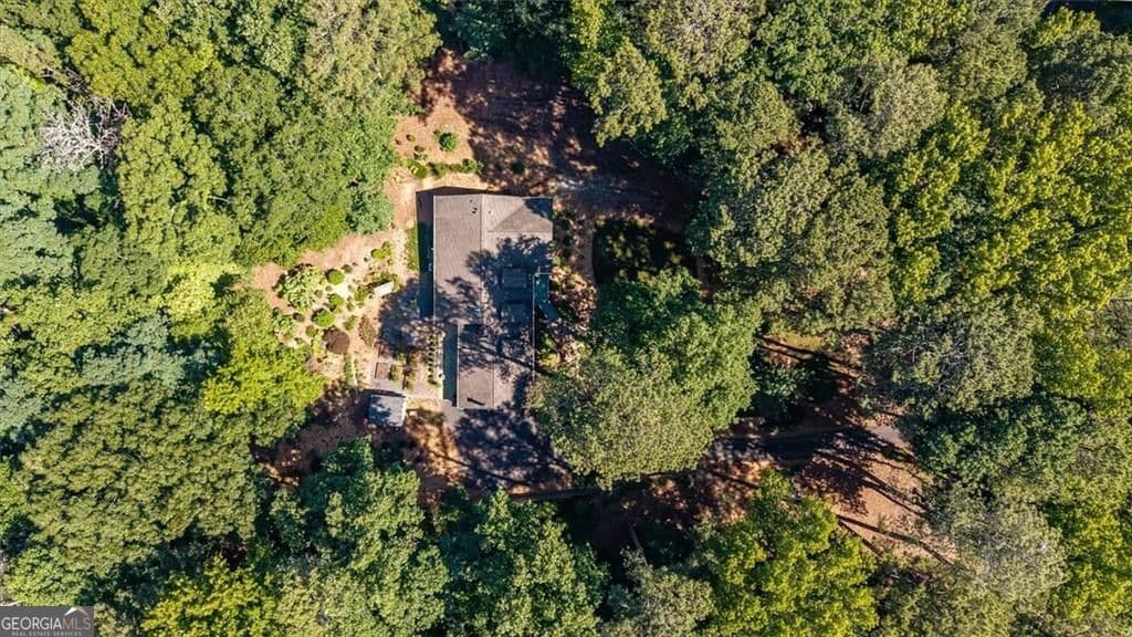 3 bedroom, 2 bathroom, 2,381 sq ft single family residence for sale at 2210 Rosser Place, Smoke Rise, GA 30087 — photo 2