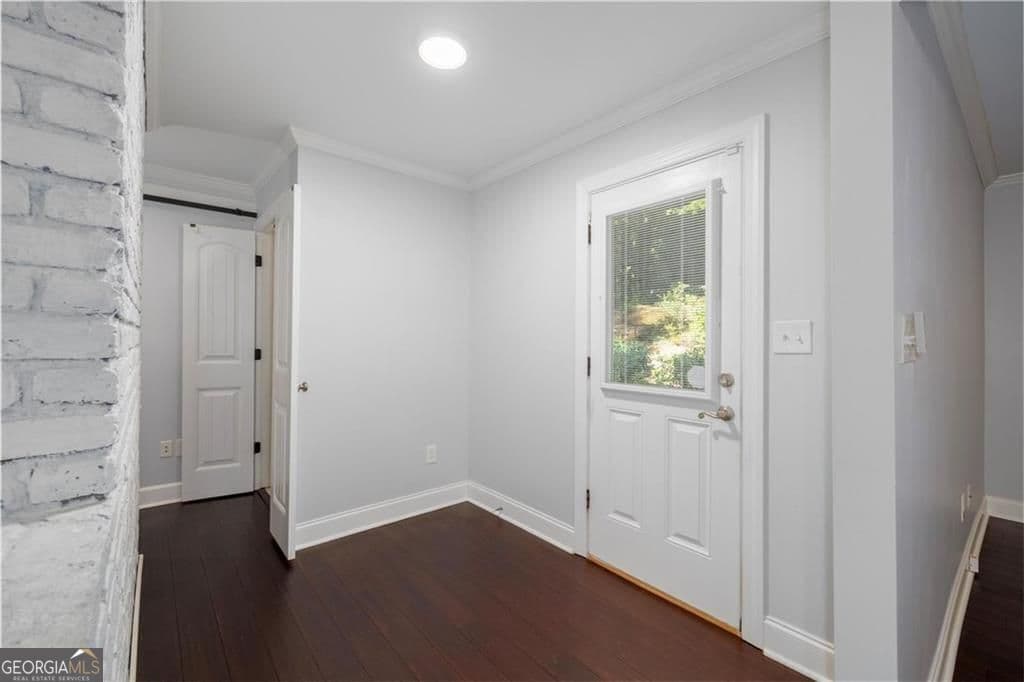 3 bedroom, 2 bathroom, 2,381 sq ft single family residence for sale at 2210 Rosser Place, Smoke Rise, GA 30087 — photo 9