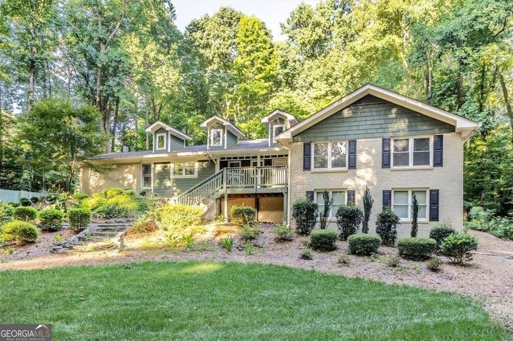 3 bedroom, 2 bathroom, 2,381 sq ft single family residence for sale at 2210 Rosser Place, Smoke Rise, GA 30087 — photo 4