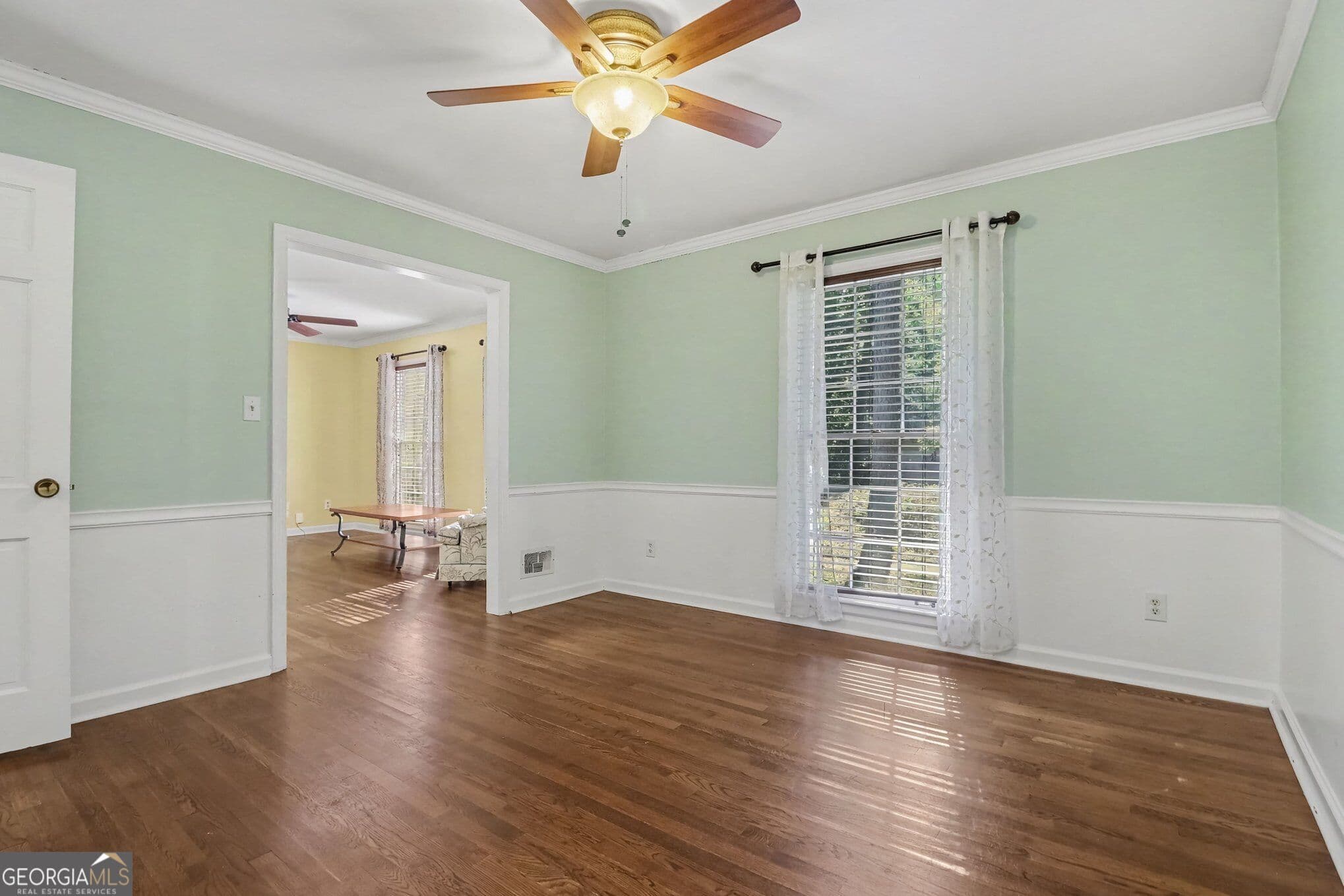 3 bedroom, 2 bathroom, 1,860 sq ft single family residence for sale at 2027 Gainsborough Drive, Chamblee, GA 30341 — photo 7