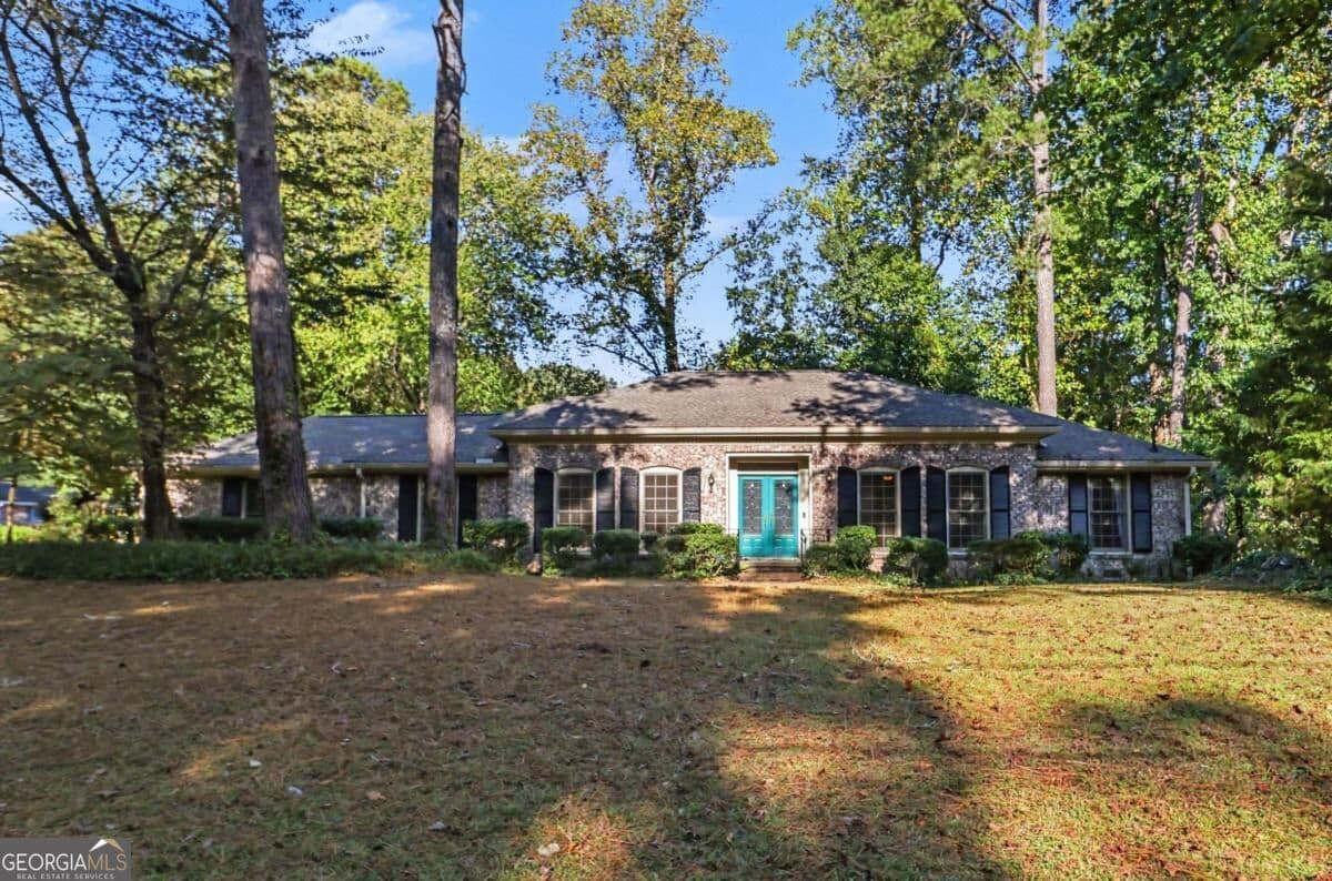 3 bedroom, 2 bathroom, 1,860 sq ft single family residence for sale at 2027 Gainsborough Drive, Chamblee, GA 30341