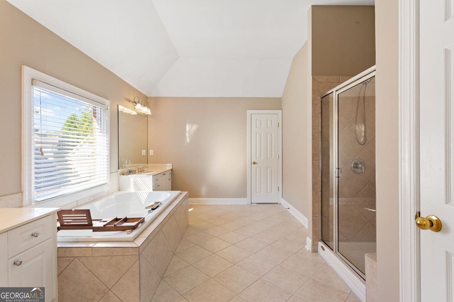 3 bedroom, 2.5 bathroom, 2,677 sq ft single family residence for sale at 3050 Montclair Circle, Smyrna, GA 30080 — photo 6