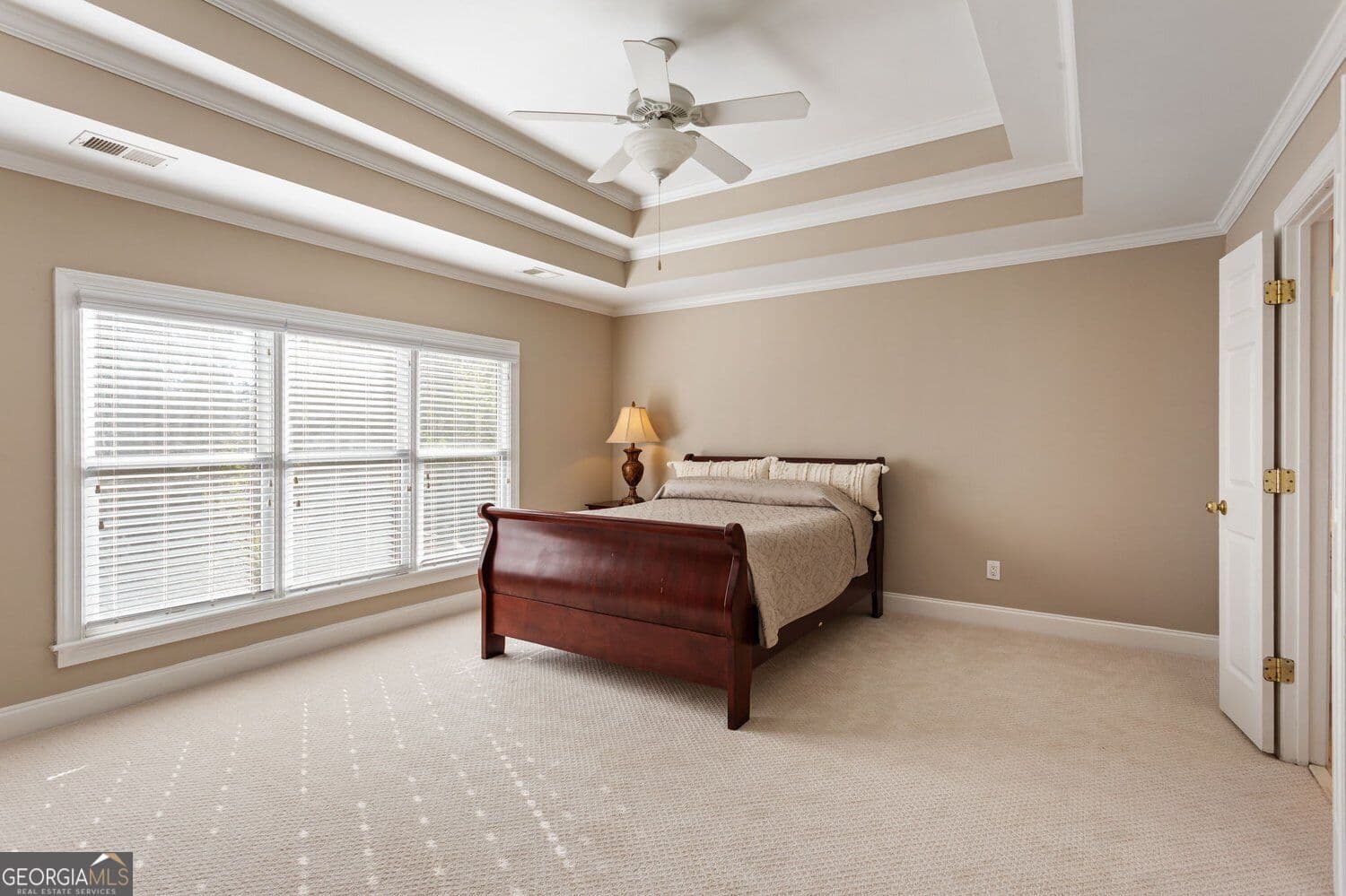 3 bedroom, 2.5 bathroom, 2,677 sq ft single family residence for sale at 3050 Montclair Circle, Smyrna, GA 30080 — photo 5