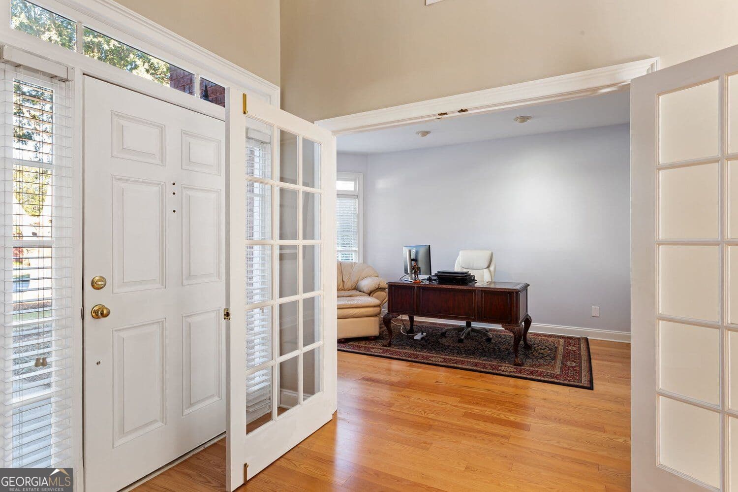 3 bedroom, 2.5 bathroom, 2,677 sq ft single family residence for sale at 3050 Montclair Circle, Smyrna, GA 30080 — photo 9